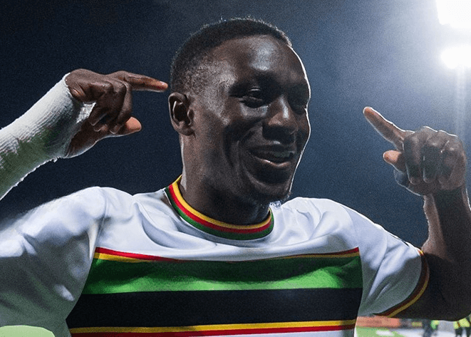 Ibrahim Diabaté célébrant un but avec son équipe au GAIS.