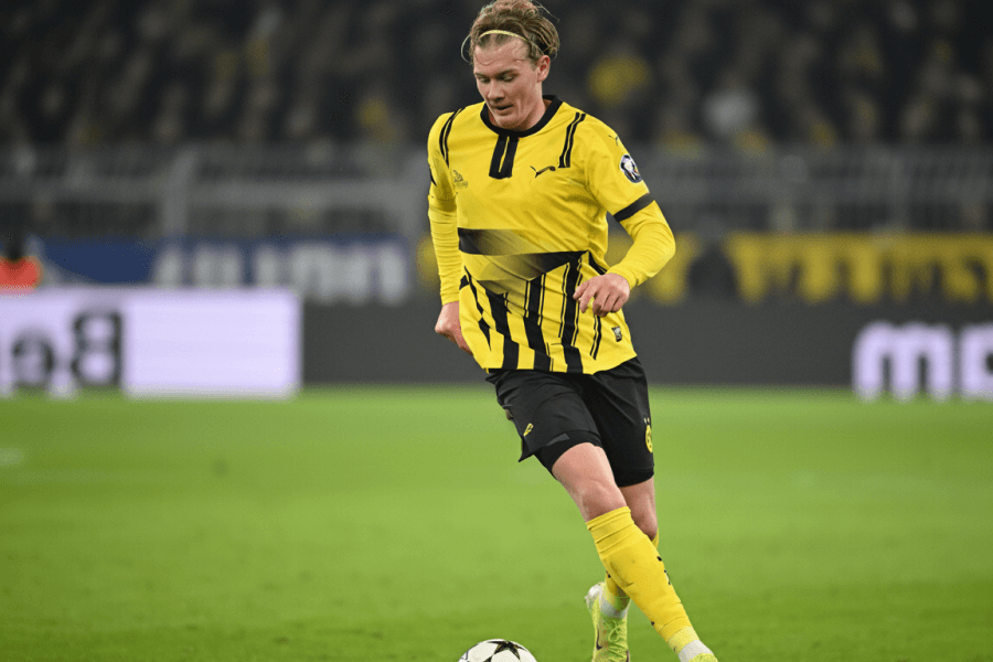 Julian Brandt célébrant son but pour Dortmund.