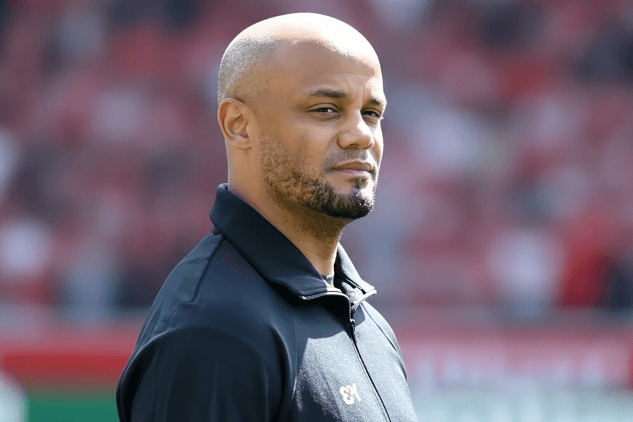 Vincent Kompany en conférence de presse après sa nomination.