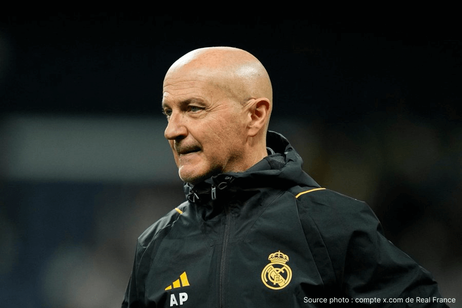 Pintus célébrant la victoire avec l'équipe à la Liga.