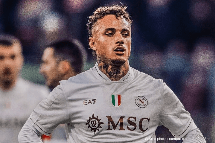 Lang présentation officielle Galatasaray maillot jaune rouge Istanbul stade supporters