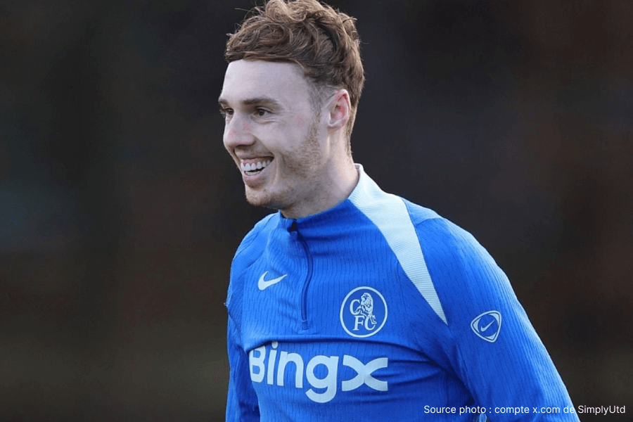 Cole Palmer milieu offensif Chelsea maillot bleu action match Premier League