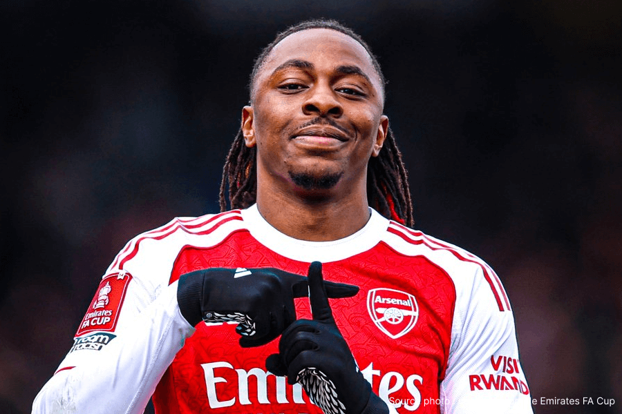 Eberechi Eze célèbre son but décisif Arsenal contre Mansfield FA Cup 66e minute