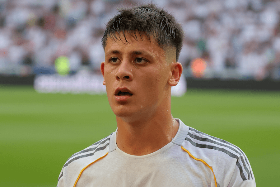 Le jeune talent Arda Güler en action avec le Real Madrid