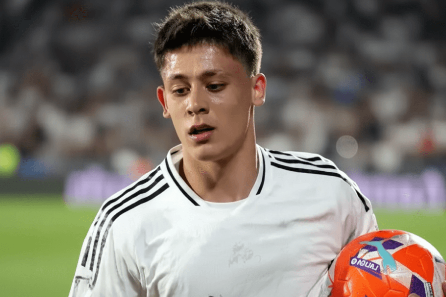 Arda Güler célébrant un but avec le Real Madrid.