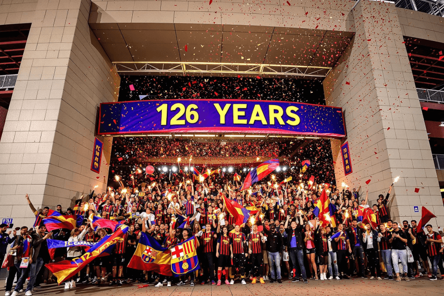 Supporters du FC Barcelone célébrant l'anniversaire du club.