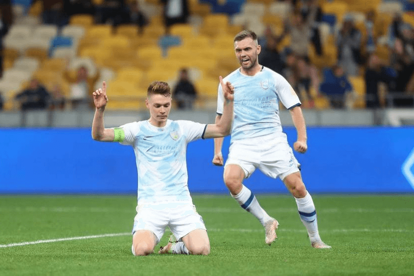 Stade du Dynamo Kyiv lors d'un match intense de championnat