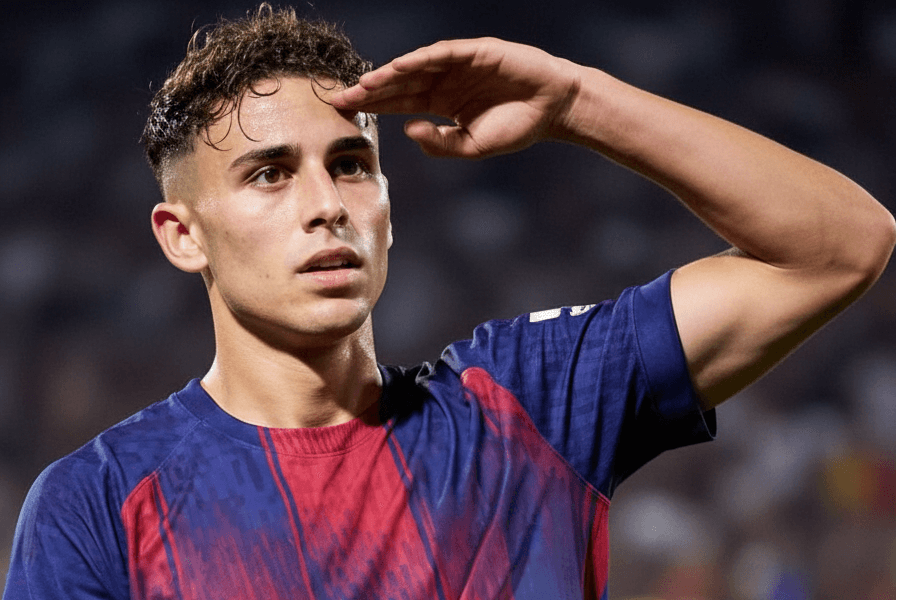 Fermín López célébrant un but avec le FC Barcelone.