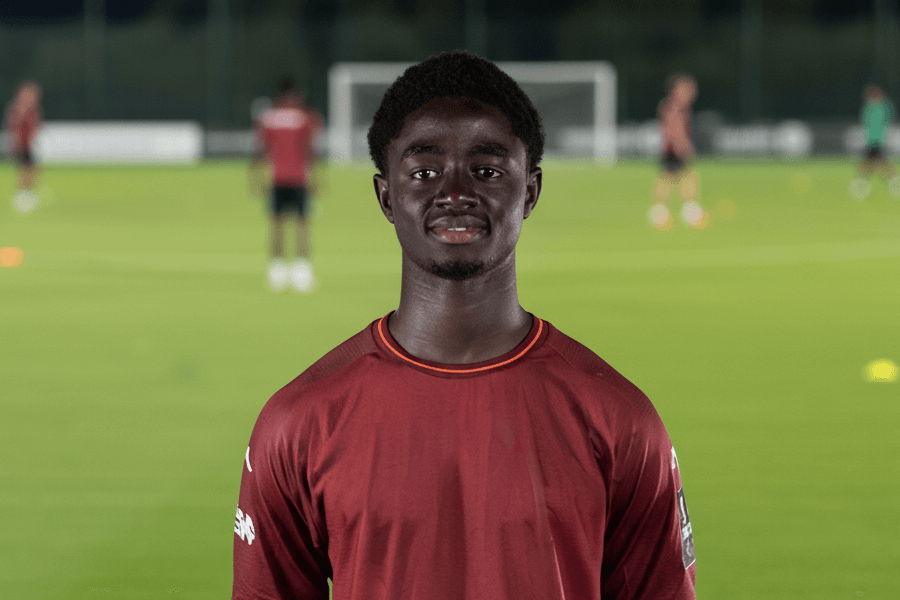 Ibou Sané célébrant un but avec le FC Metz.