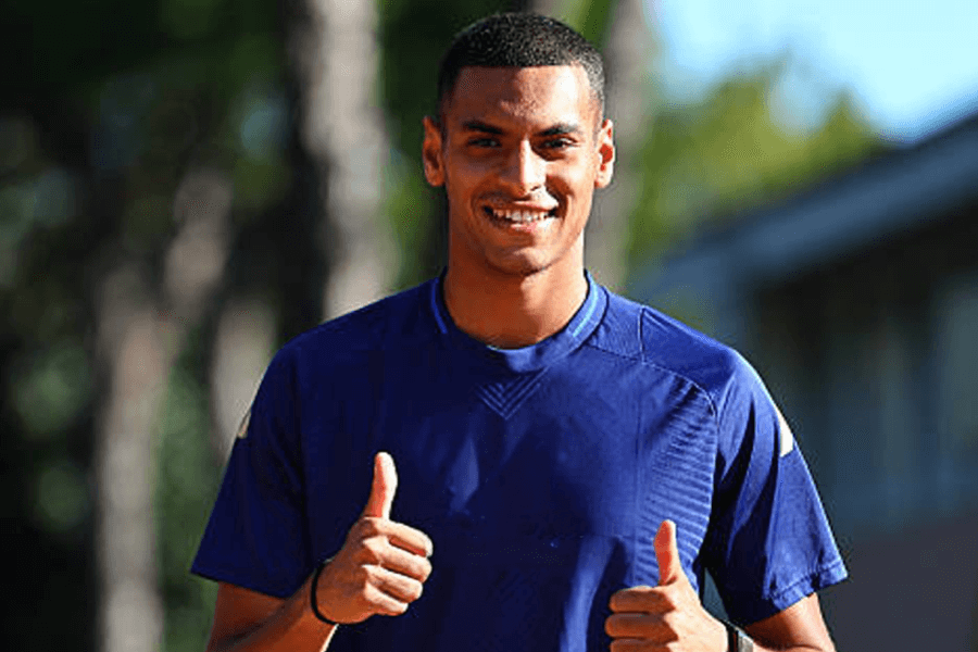 L’équipe de Cagliari célébrant une victoire sur le terrain