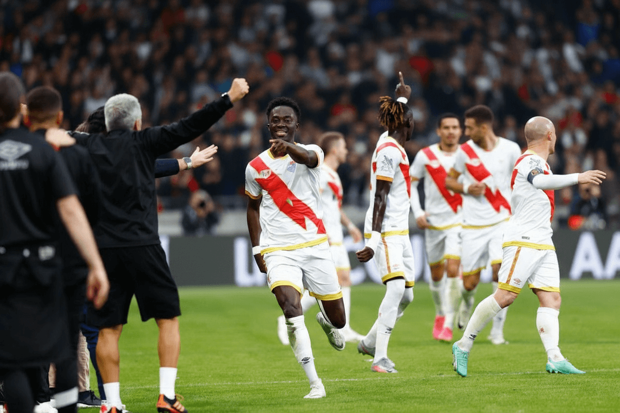 Remplaçants de Rayo Vallecano prêts à entrer sur le terrain
