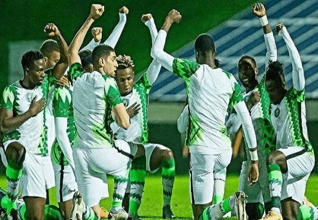 L'équipe nationale du Nigeria se prépare pour le match décisif.