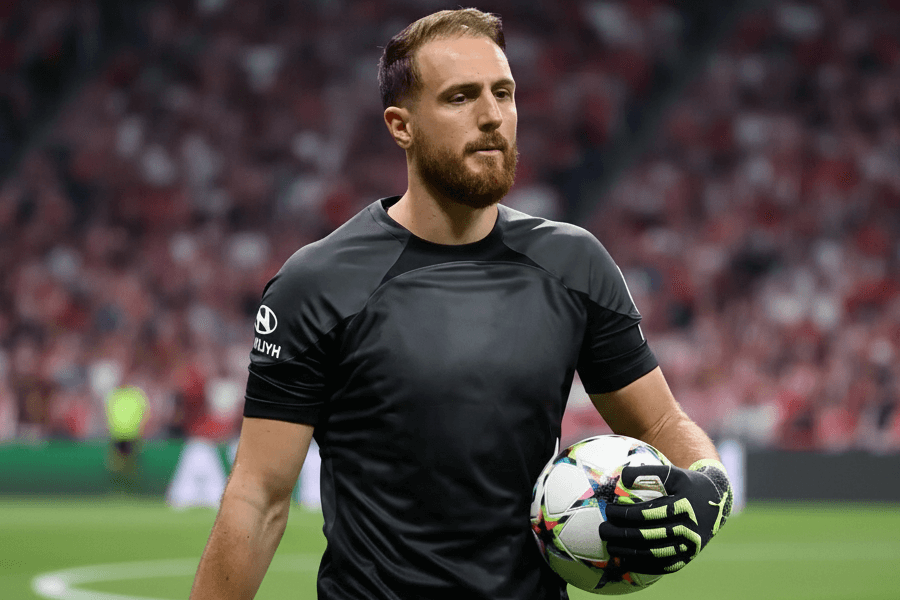 Jan Oblak effectuant un arrêt spectaculaire avec l’Atlético Madrid