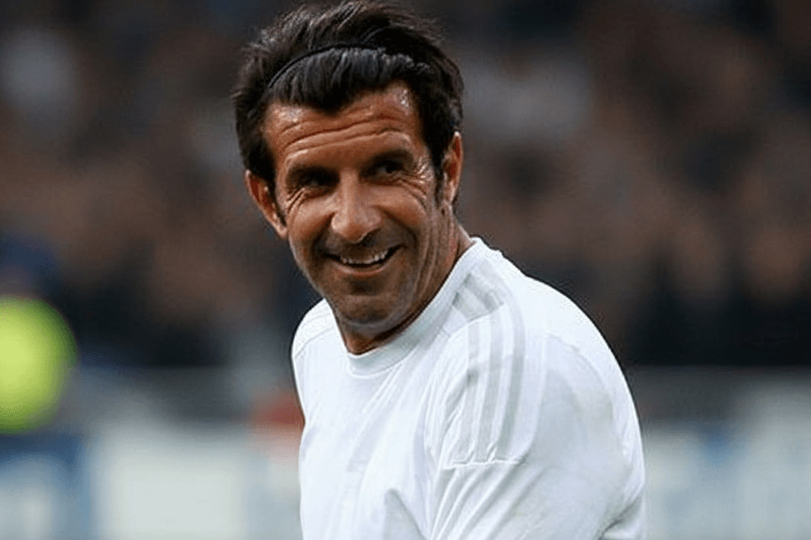 Luis Figo lors d'une conférence de presse