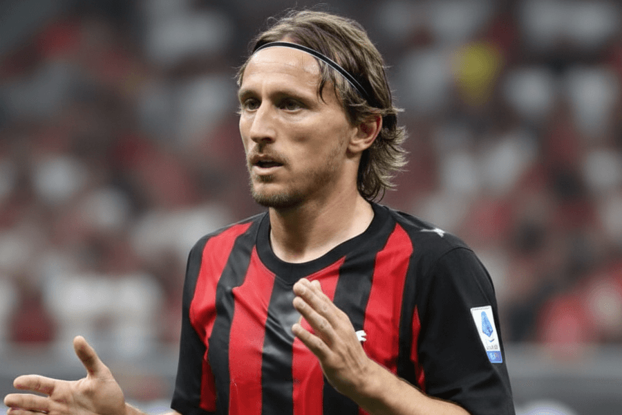 Luka Modrić en conférence de presse avant le transfert.