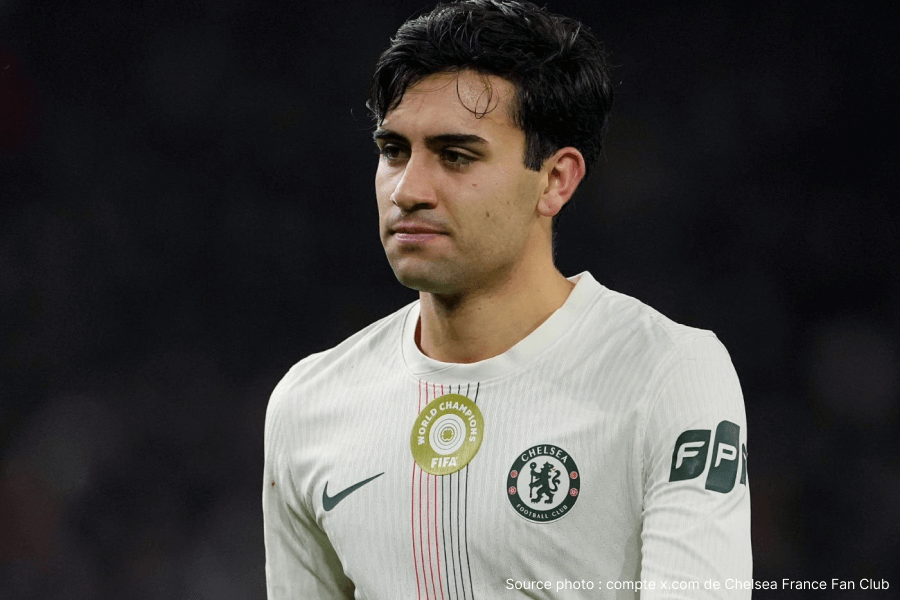 Buonanotte croise le ballon en milieu de terrain