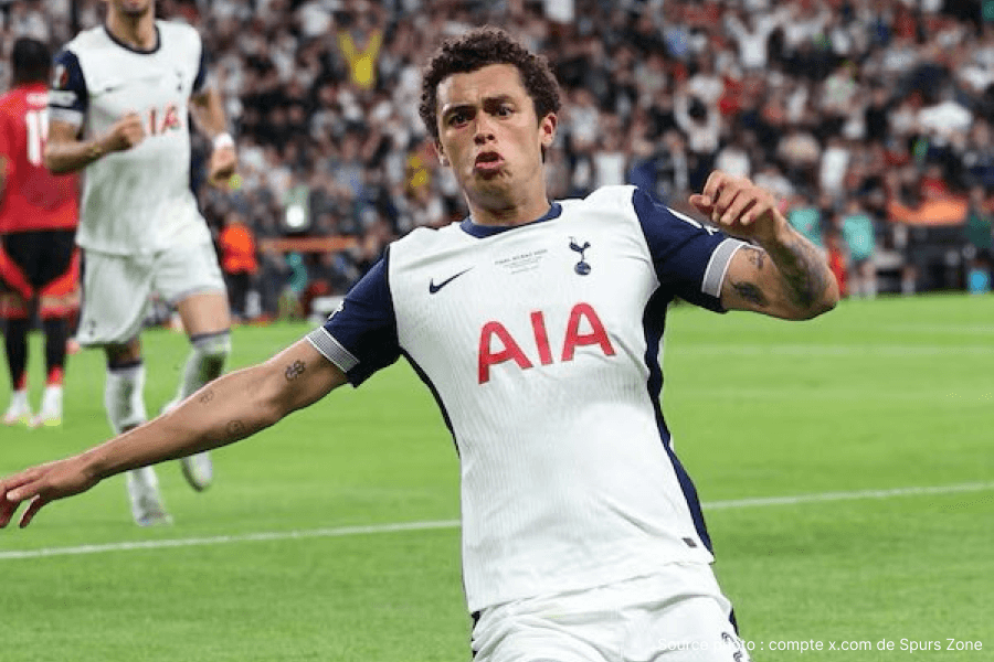 Brennan Johnson avec le maillot de Crystal Palace.