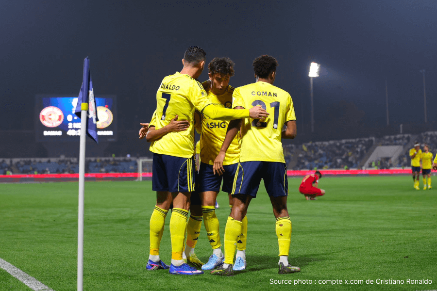 Cristiano Ronaldo célèbre neuf cent soixantième but historique carrière Al-Nassr