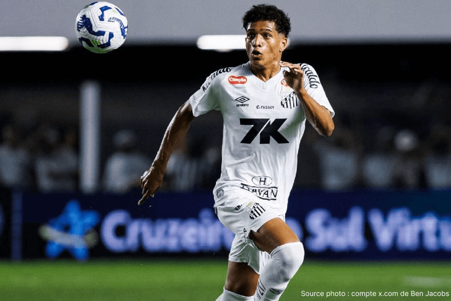 Souza, jeune défenseur talentueux de Santos
