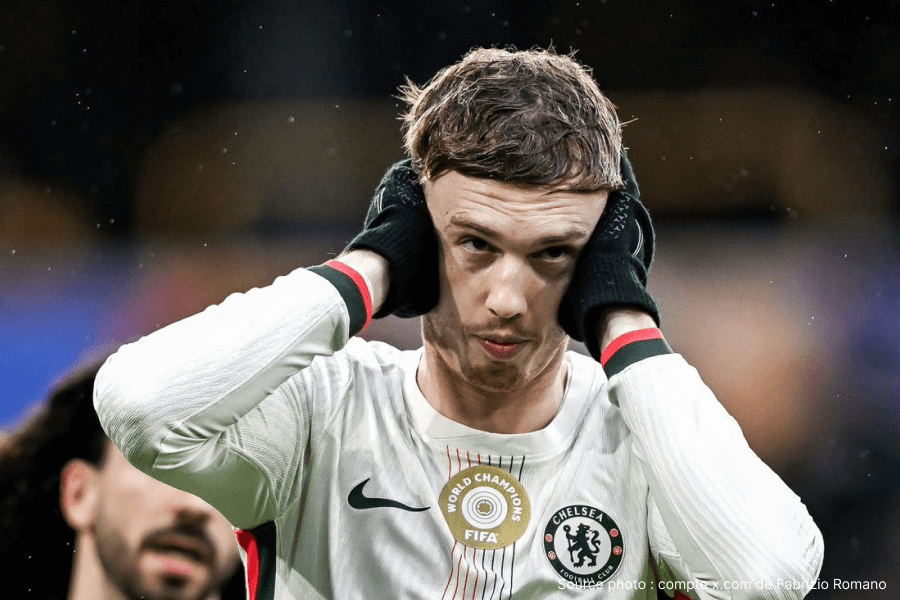 Cole Palmer transforme penalty Chelsea Wolves João Pedro faute provoquée