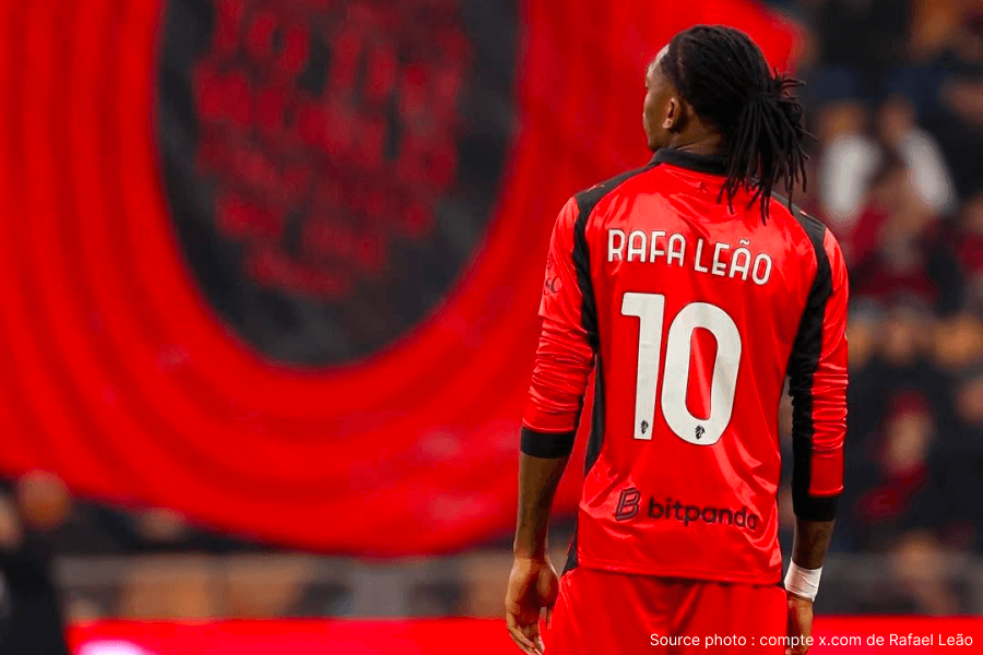 Rafael Leao célébration chiffre 20 doigts but match amical Milan Liverpool