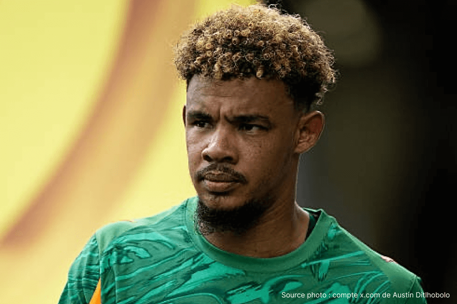 Ronwen Williams arrêt décisif match Mamelodi Sundowns Soccer City