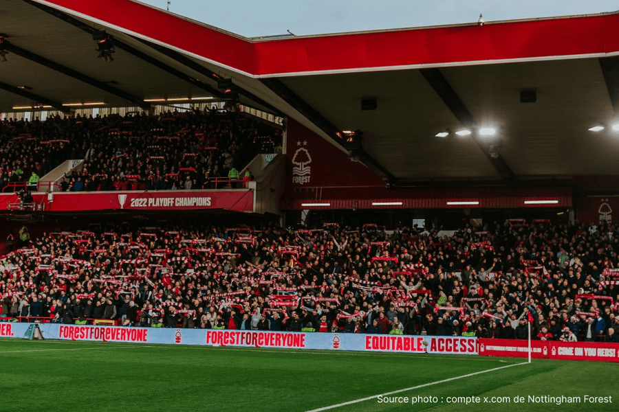 City Ground Nottingham Forest stade supporters dernière saison Anderson départ