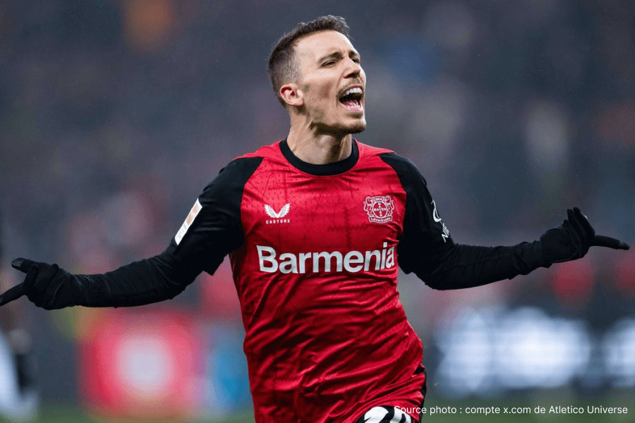 Alejandro Grimaldo Bayer Leverkusen latéral gauche intérêt Premier League transfert 2026