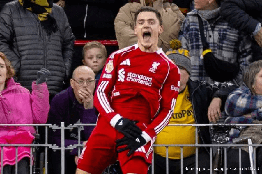 Liverpool bat West Ham remonte top 4 Premier League 2026