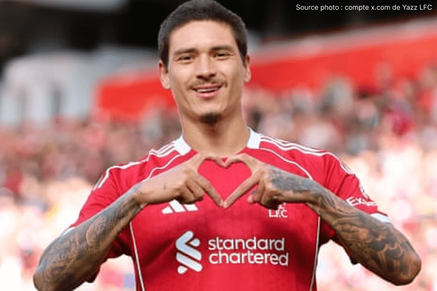 Darwin Nunez Liverpool Anfield but Premier League maillot rouge