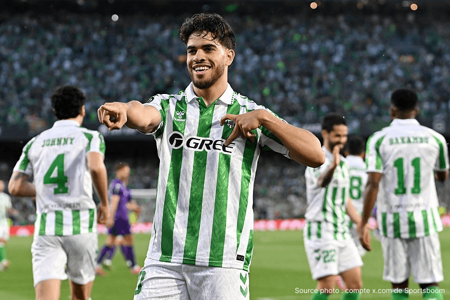 Abde Ezzalzouli dribble adversaire maillot Real Betis Liga 2026