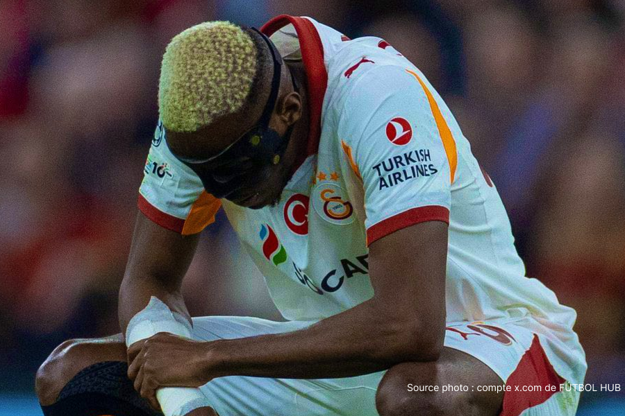 Victor Osimhen attaquant nigérian célèbre un but avec Galatasaray