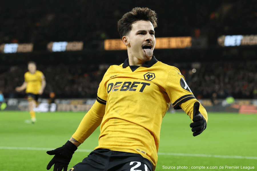 Rodrigo Gomes célèbre but Wolverhampton contre Liverpool Premier League mars 2026