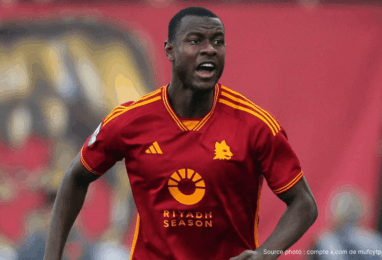 Evan Ndicka AS Roma maillot giallorossi action défense Serie A 2026