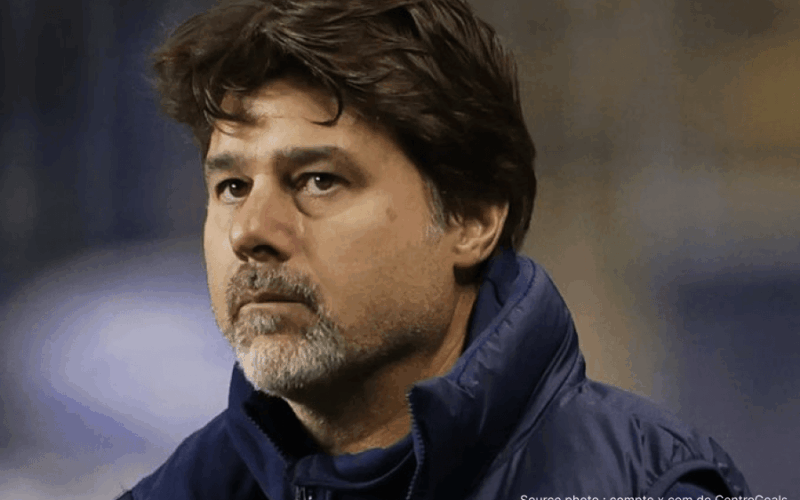 Mauricio Pochettino entraîneur souriant lors d'une conférence de presse 2026
