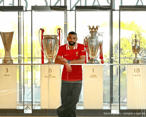 Mohamed Salah maillot Liverpool rouge numéro 11 Anfield adieux mars 2026