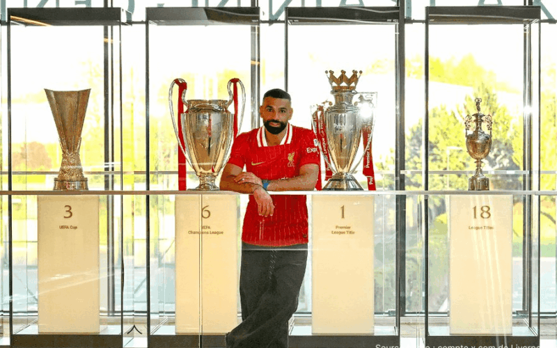 Mohamed Salah maillot Liverpool rouge numéro 11 Anfield adieux mars 2026