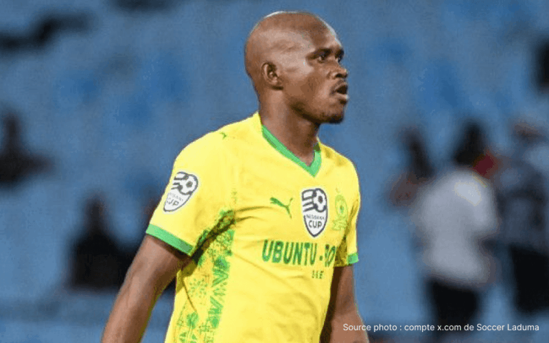 Bathusi Aubaas milieu défensif Mamelodi Sundowns action PSL 2025 2026