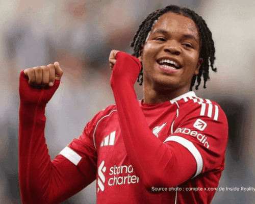 Rio Ngumoha célébrant son but historique contre Newcastle en Premier League août 2025