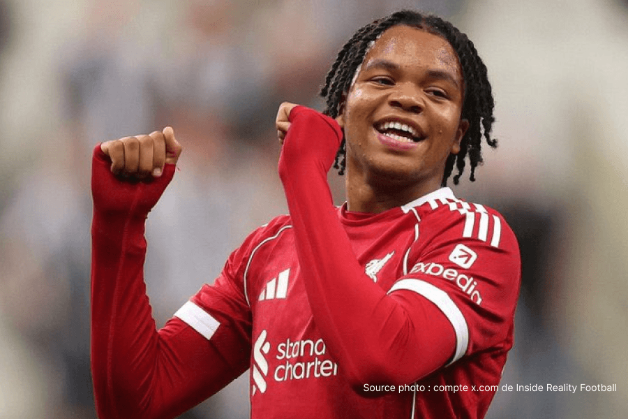 Rio Ngumoha célébrant son but historique contre Newcastle en Premier League août 2025