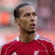 Virgil van Dijk capitaine Liverpool déçu après défaite Old Trafford mai 2026