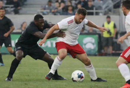 Los Angeles FC avance sous pression dans une MLS toujours plus serrée