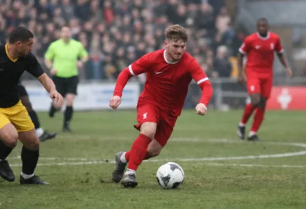 Harvey Elliott relancé à Liverpool: Iraola lui ouvre clairement la porte