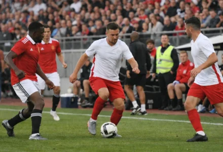 Manchester United – Wrexham: Sam Smith fait tomber les Red Devils à Helsinki