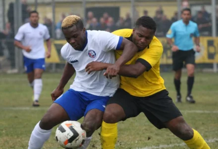 Strasbourg surveille Ivan M’Bahia pour renforcer sa défense