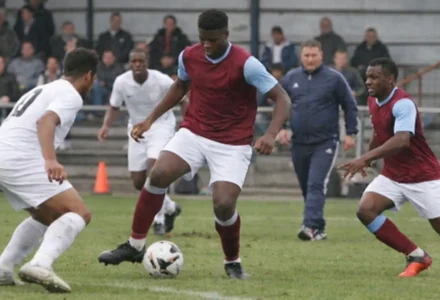 Brian Madjo, l’éclosion d’un géant de 17 ans sous les couleurs d’Aston Villa