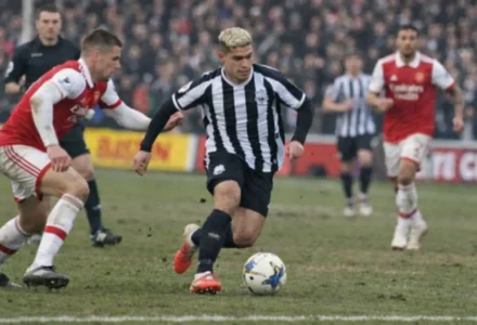 Arteta freine Bruno Guimarães sur les corners à Arsenal