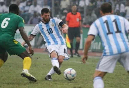Messi bouleversé après la mort de Jorge: un adieu intime qui dépasse le football