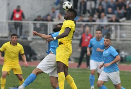 Napoli pousse pour Benoît Badiashile malgré la hausse des exigences de Chelsea