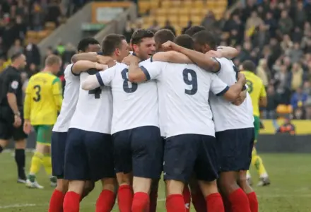 Bolton renverse Norwich dans un match complètement fou à Carrow Road